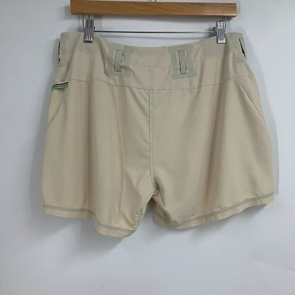 Mountain Hardwear Women's Athletic Mid Rise Outdoor Stretch‎ Shorts SIze 10 - Picture 2 of 13